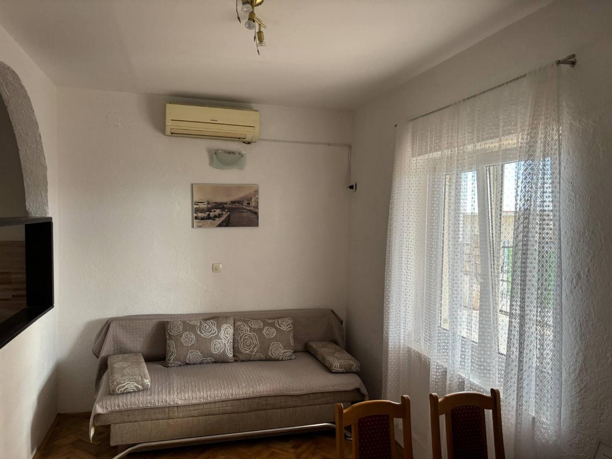 Apartments & Room Madi Senj  Extérieur photo