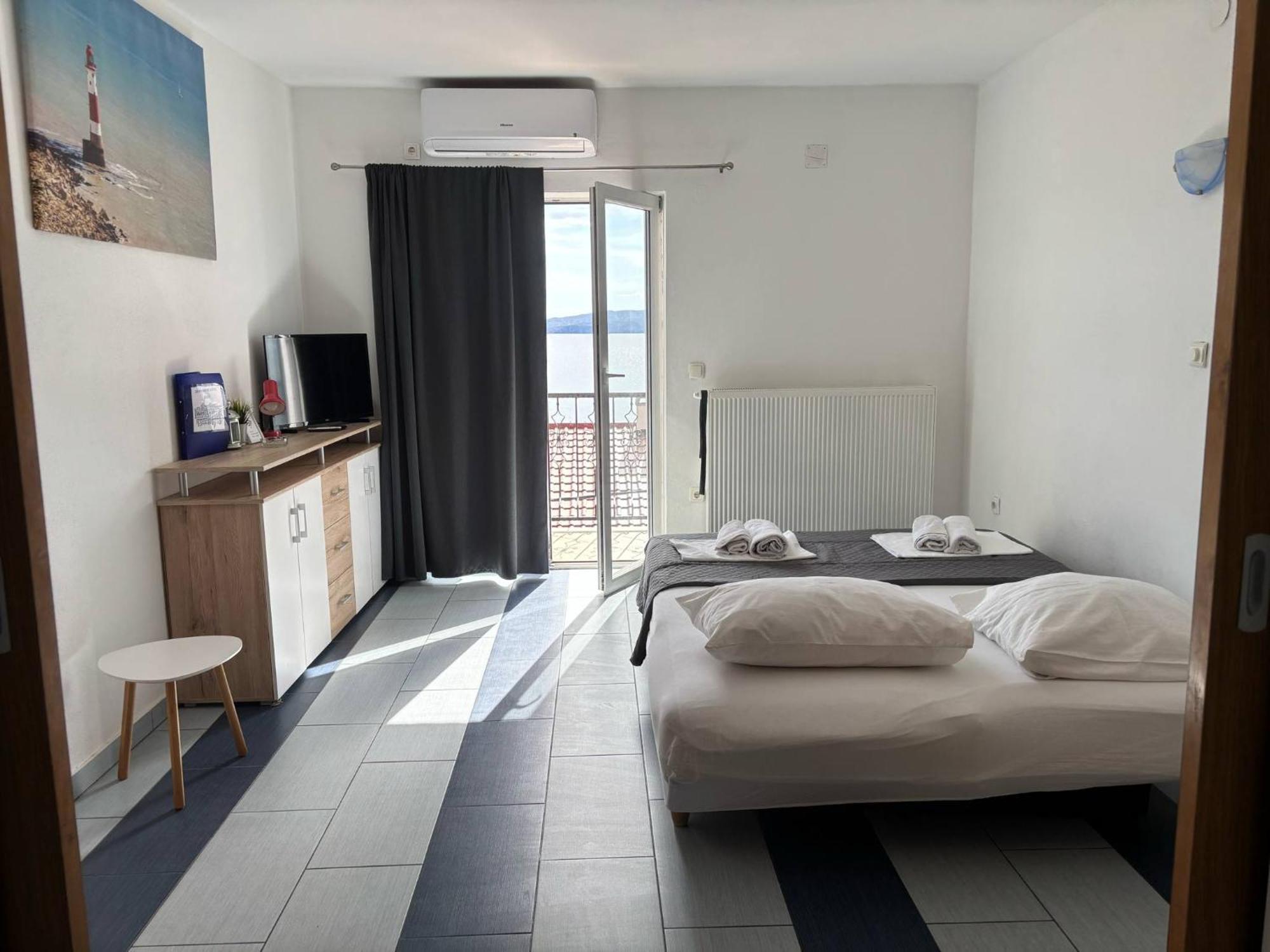 Apartments & Room Madi Senj  Extérieur photo